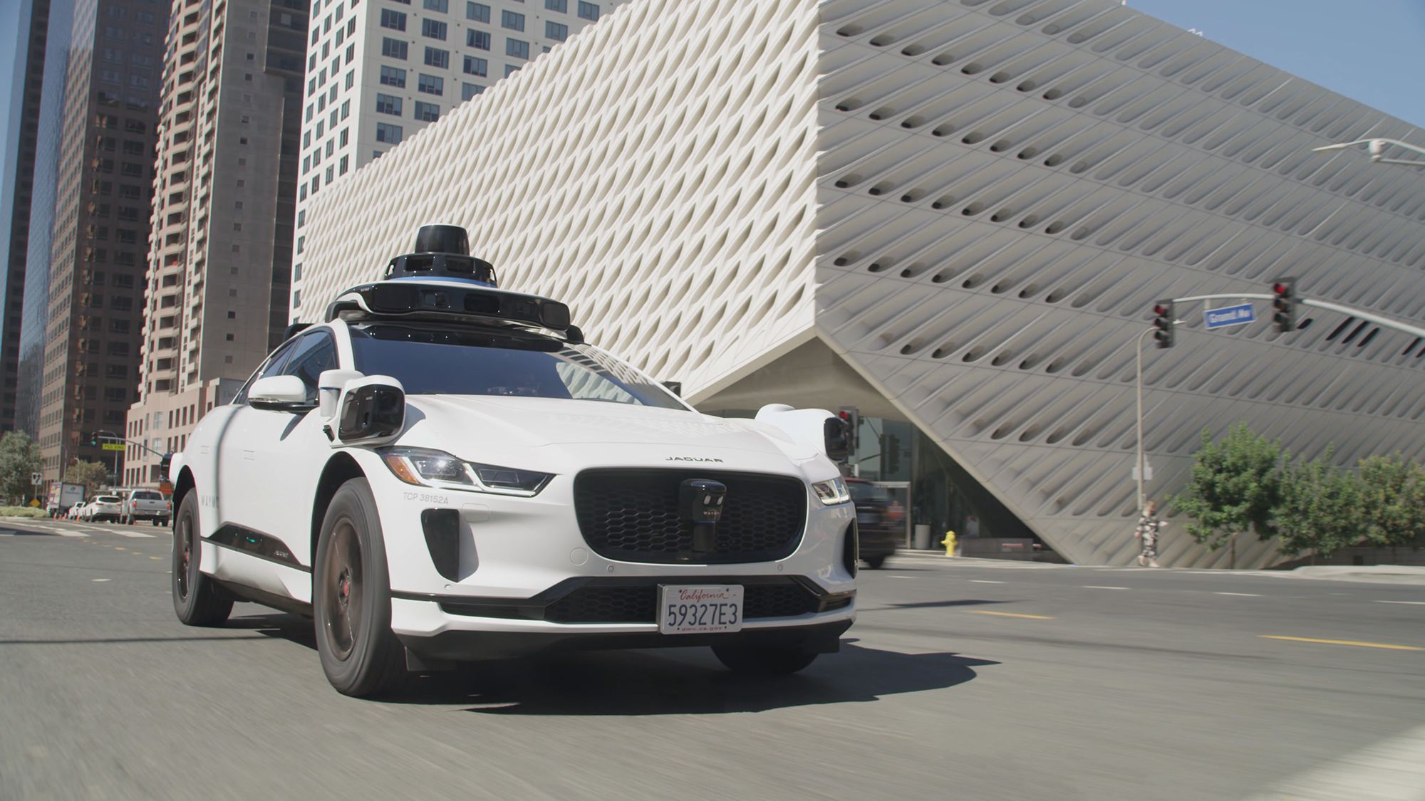 Alphabet, матичната компанија на Google, преку својата подружница за автономно возење Waymo, објави дека во 2026 година ќе го лансира својот роботакси сервис во Далас, Тексас.