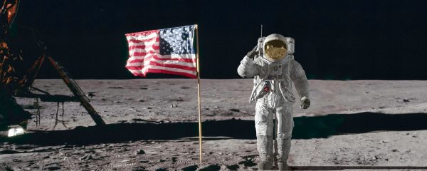 Мисијата Artemis II ја означи првата мисија со екипаж во близина на Месечината по повеќе од половина век, односно по последната мисија Apollo 17 во 1972 година.