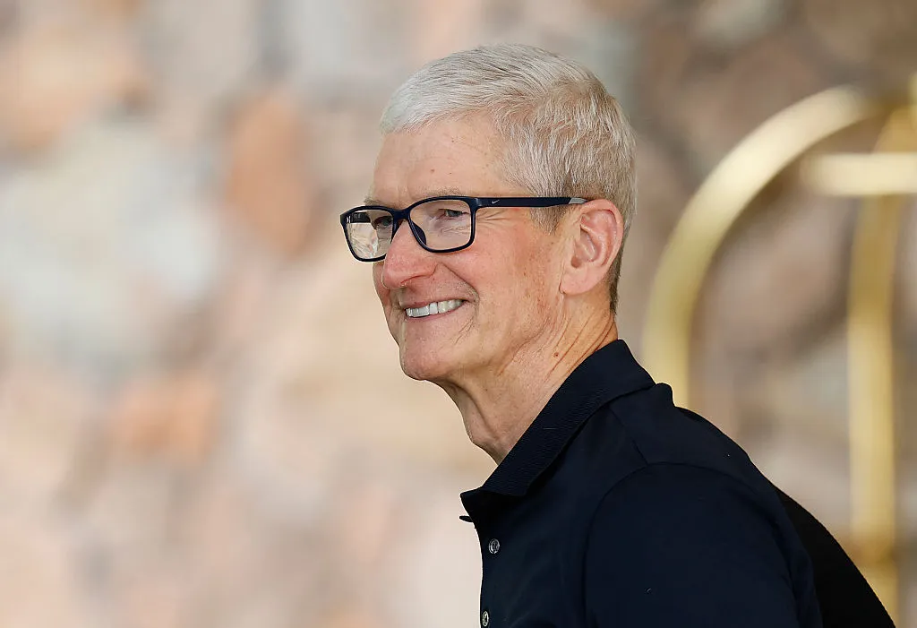 Apple со нов технолошки „земјотрес“: Четири дизајни на паметни очила се веќе на тест