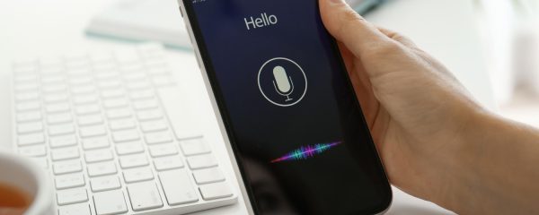 Apple ќе плати 250 милиони долари за решавање на колективна тужба во која компанијата е обвинета за лажно рекламирање и нелојална конкуренција, откако персонализираните функции на Siri кои беа промовирани при лансирањето на iPhone 16 беа одложени.