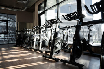 https://www.magnific.com/free-photo/gym-with-indoor-cycling-equipment_22632033.htm